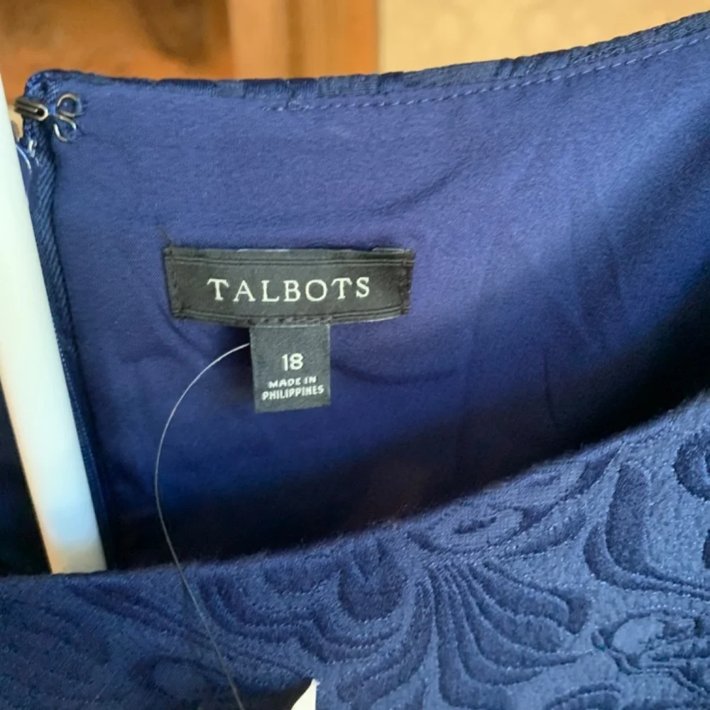 Talbots fully lined size 18. Short, bell sleeve dress. NWT . Retail $159 - Picture 2 of 8